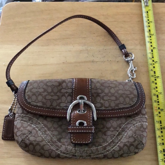 Like-new Coach Wristlet - Picture 3 of 8